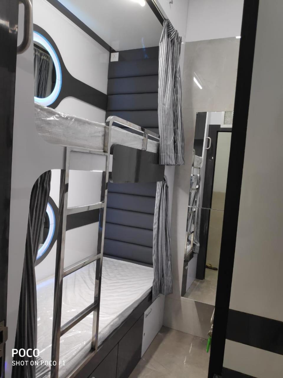 Ocean Dormitory Мумбай Екстериор снимка