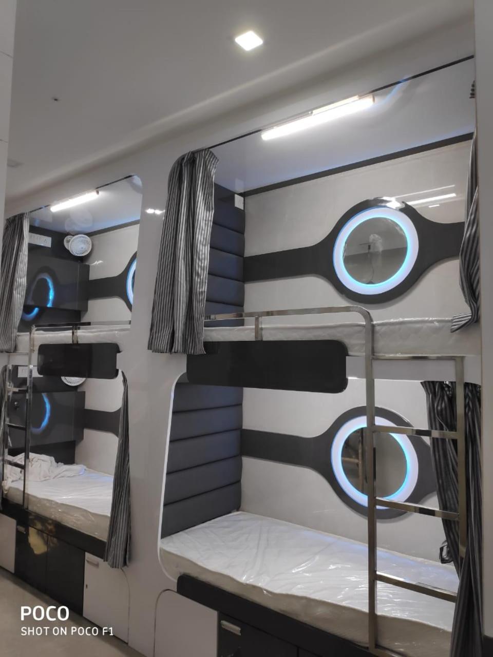 Ocean Dormitory Мумбай Екстериор снимка