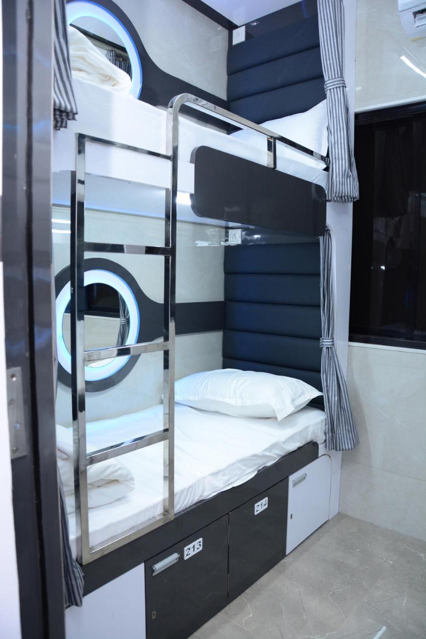 Ocean Dormitory Мумбай Екстериор снимка