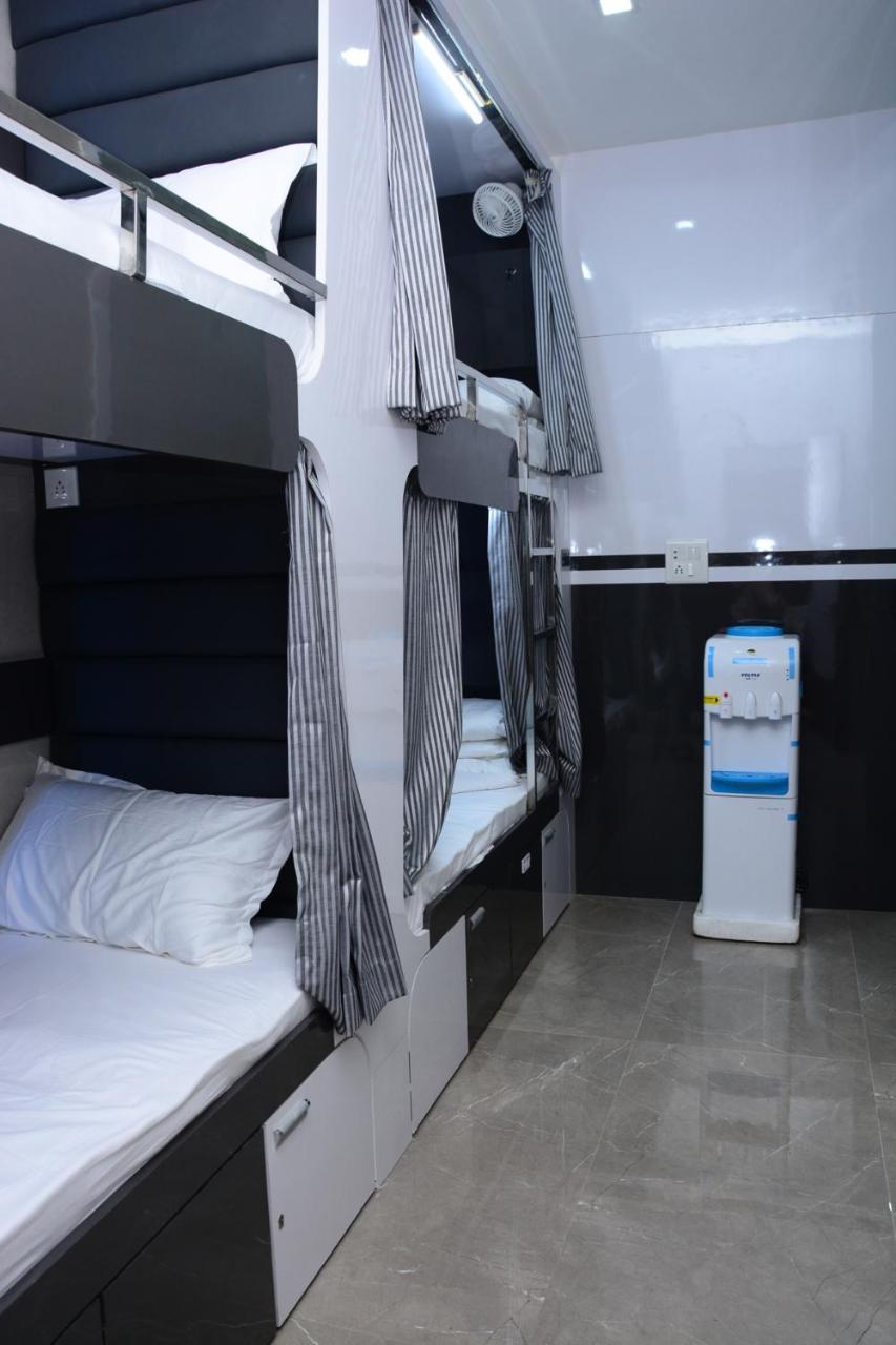 Ocean Dormitory Мумбай Екстериор снимка