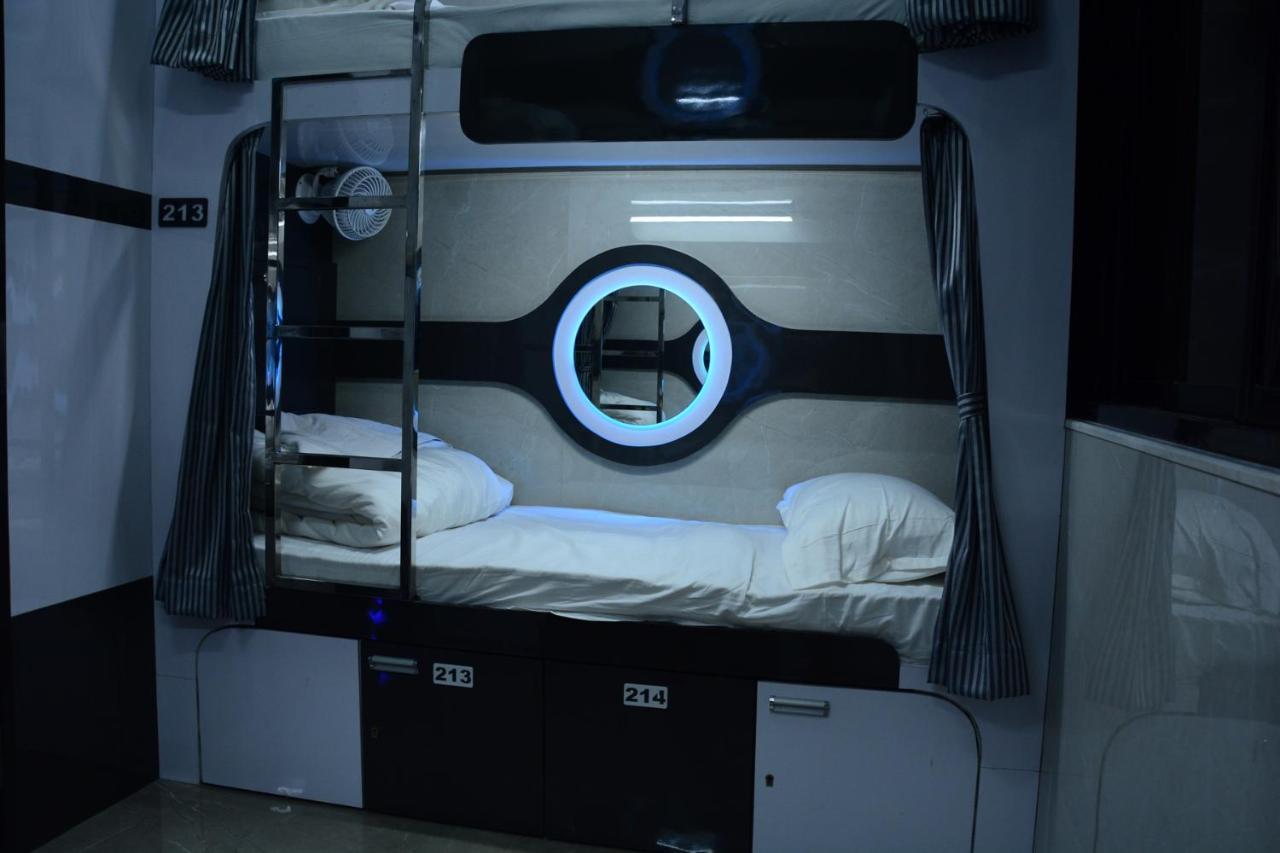 Ocean Dormitory Мумбай Екстериор снимка
